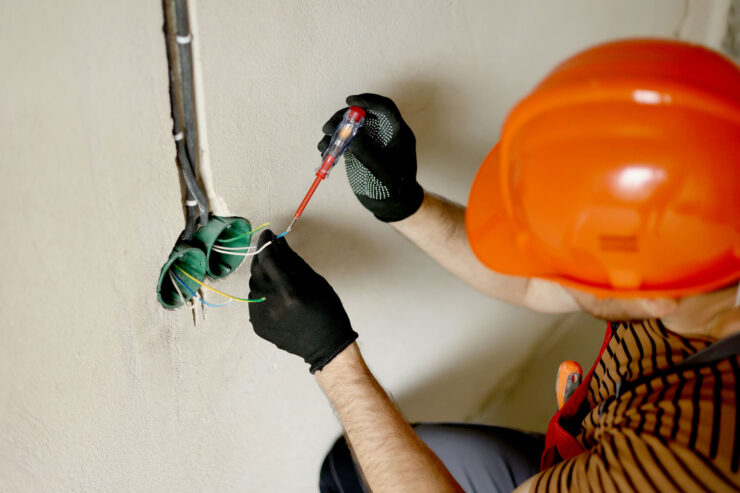 Electrician (Near Me) Fixing a Faulty Wire